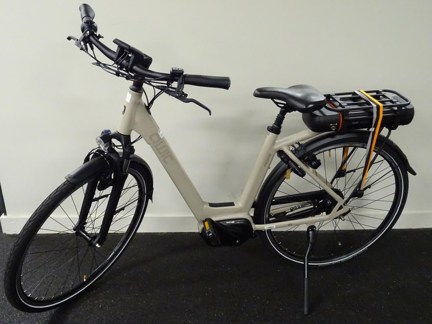 QWIC Premium MN7 Low step 49 (M) Maple Sand Bouwjaar 2020 met 3085Km QWIC Premium MN7 Low step 49 (M) Maple Sand Bouwjaar 2020 met 3085Km